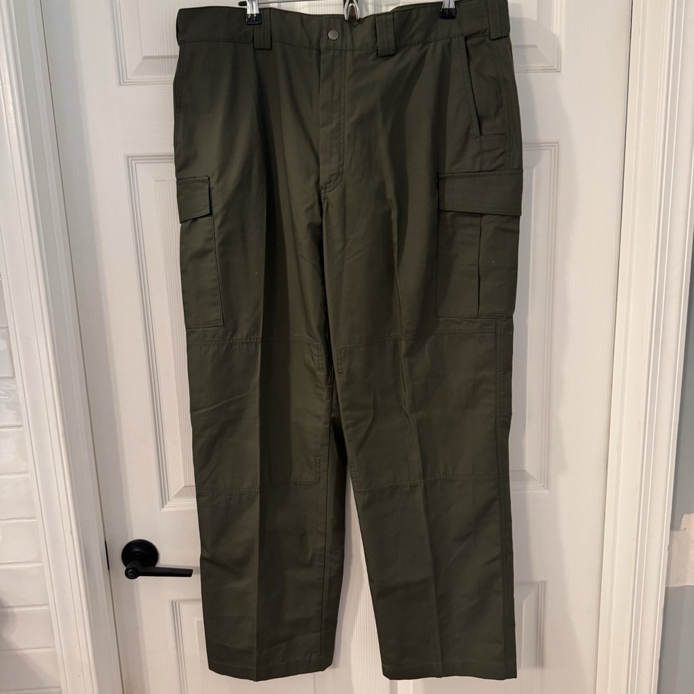 Blauer‎ Tactical Pants Men's 40x31.5 RipStop Nylon Green Zip and Cargo Pocket